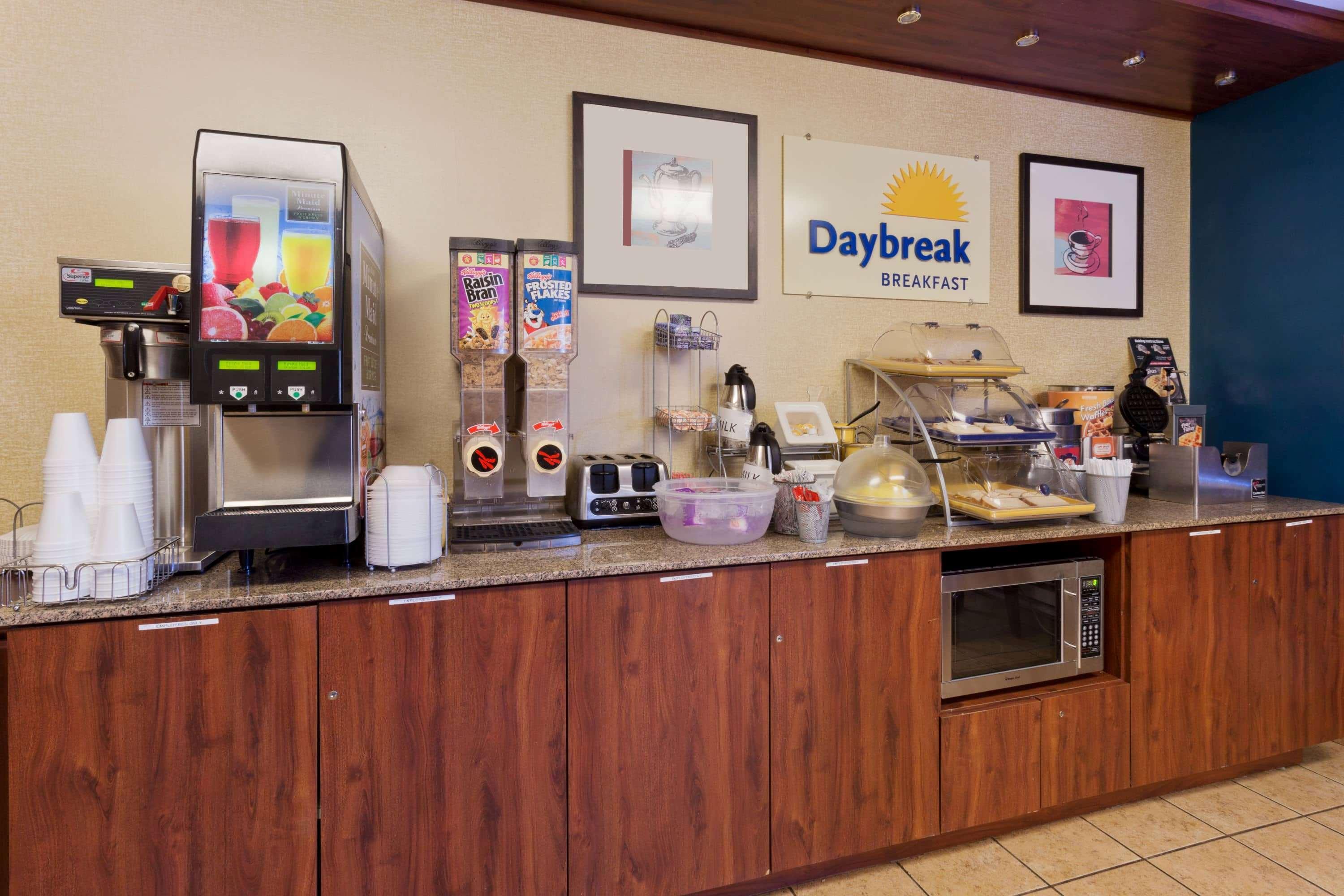 Days Inn By Wyndham Rockford I-90 Casino District Ngoại thất bức ảnh