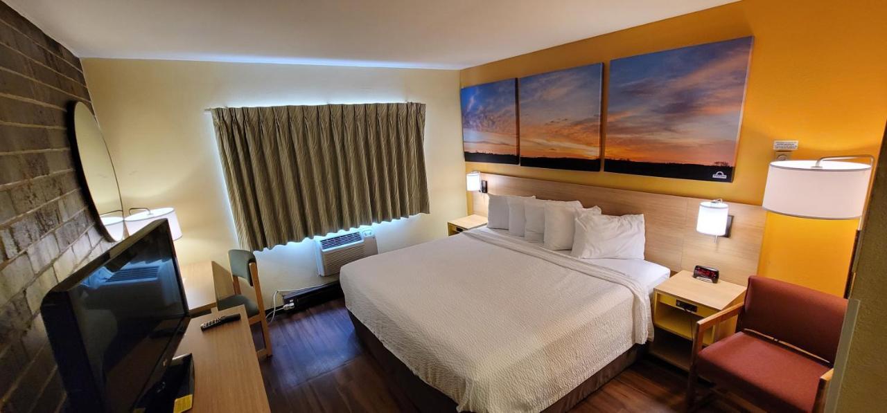 Days Inn By Wyndham Rockford I-90 Casino District Ngoại thất bức ảnh
