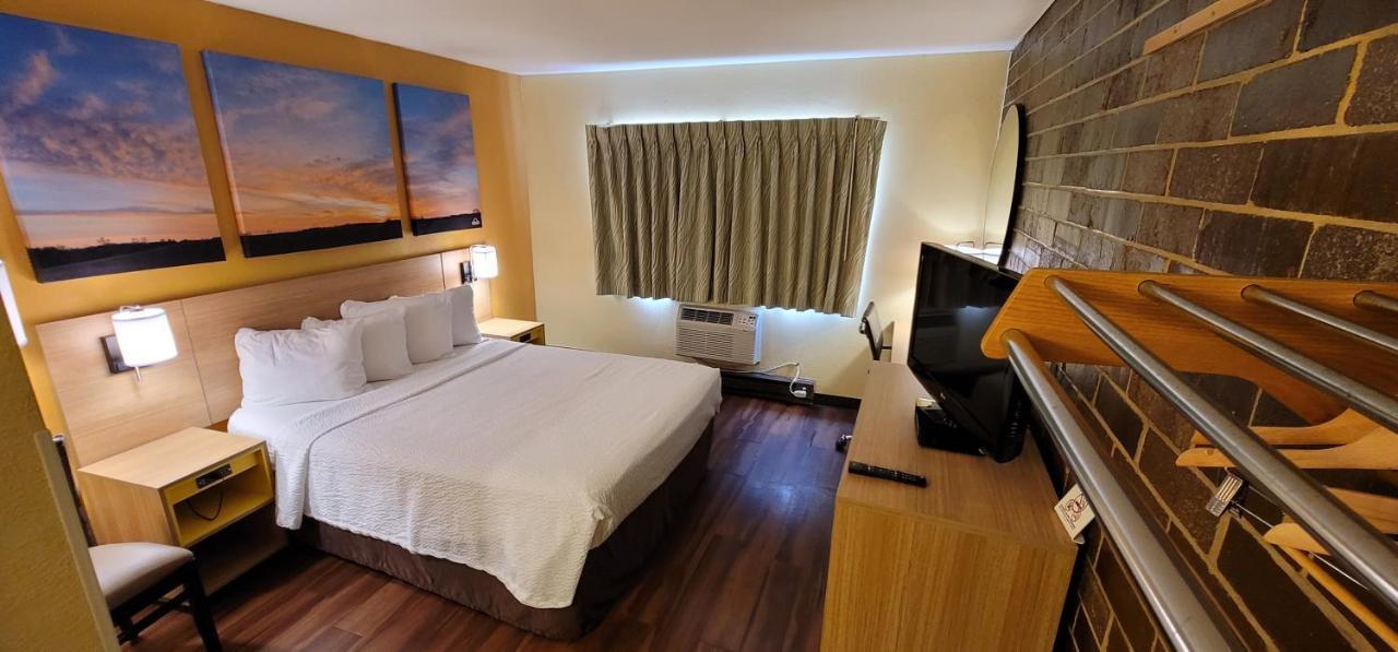 Days Inn By Wyndham Rockford I-90 Casino District Ngoại thất bức ảnh