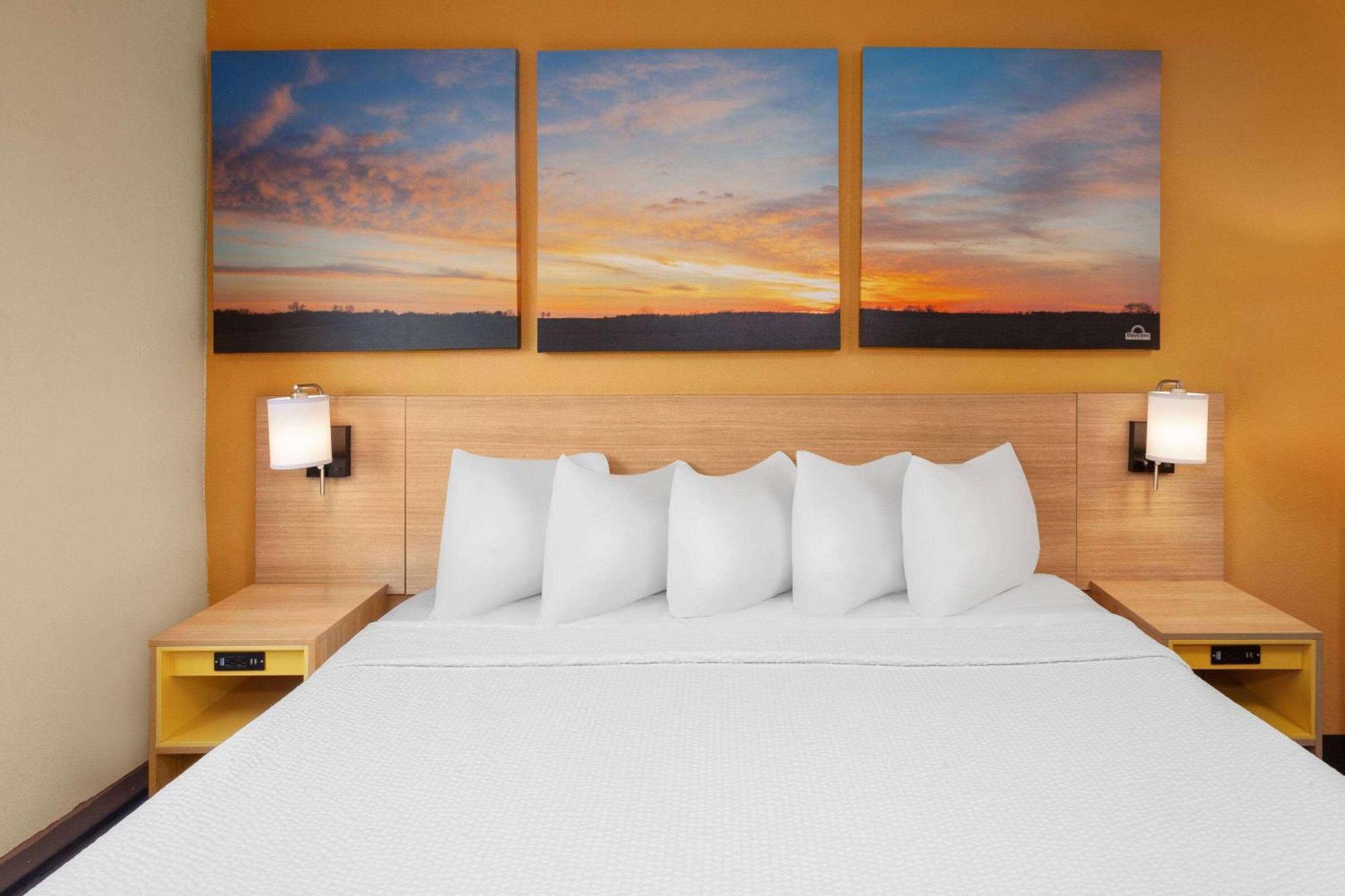 Days Inn By Wyndham Rockford I-90 Casino District Ngoại thất bức ảnh