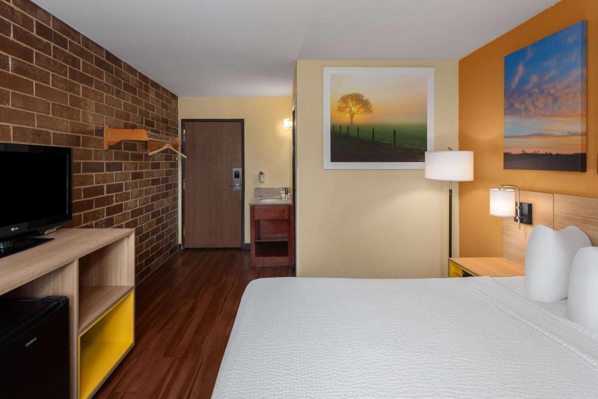 Days Inn By Wyndham Rockford I-90 Casino District Ngoại thất bức ảnh